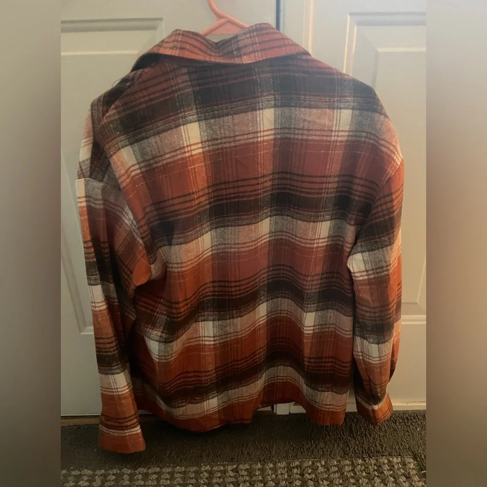 Shacket - Picture 2 of 2